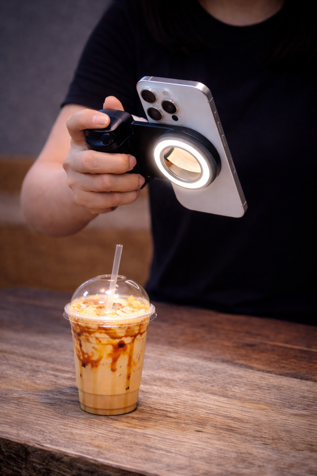 Stabilizzatore Smartphone MagSafe con Impugnatura e Luce Integrata